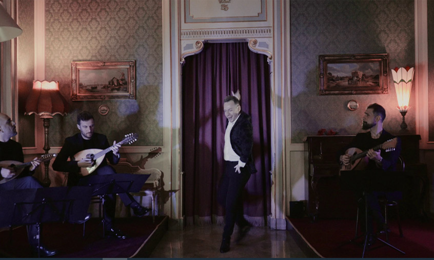 foto dell'evento, con ballerino in un teatro